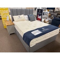 Hypnos Studley 5'0 Kingsize 4 Drawer Bed + Matching Headboard
