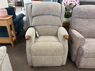 Westbury Small Single Motor Riser Recliner